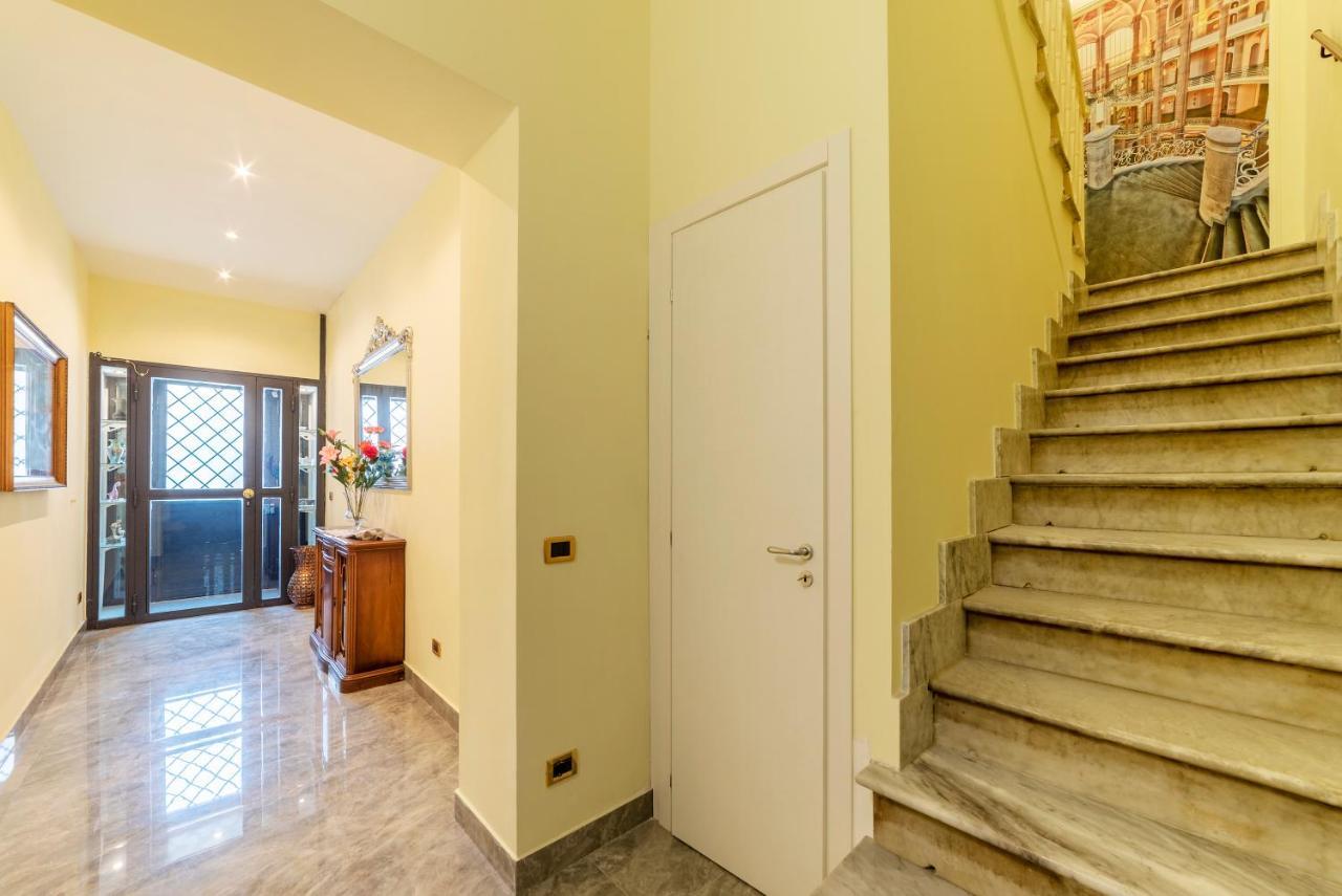 Termini Station Elegant And Roomy Apartment Rom Exterior foto
